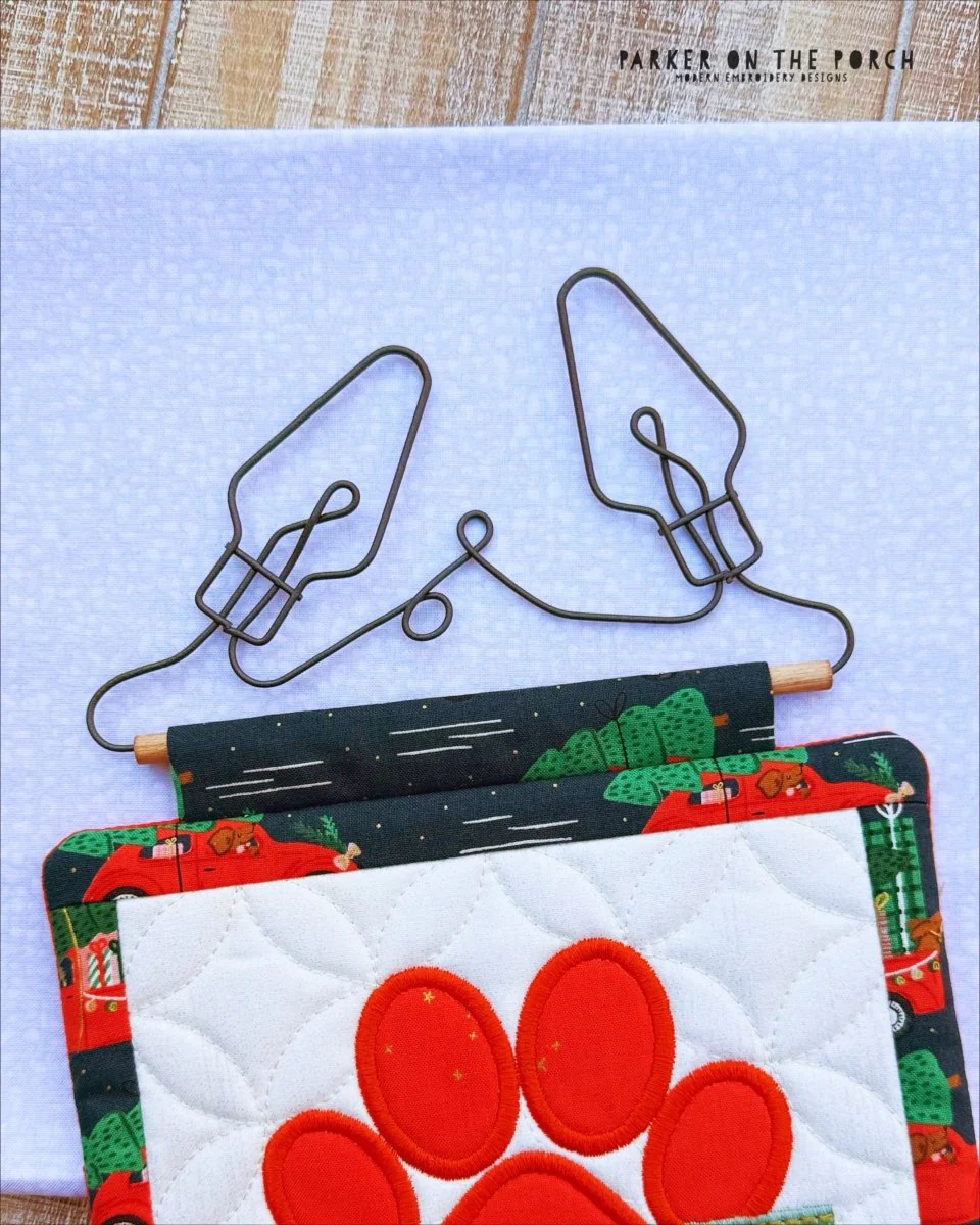 6" Christmas Bulbs Quilt Hanger – Wall or Door Display
