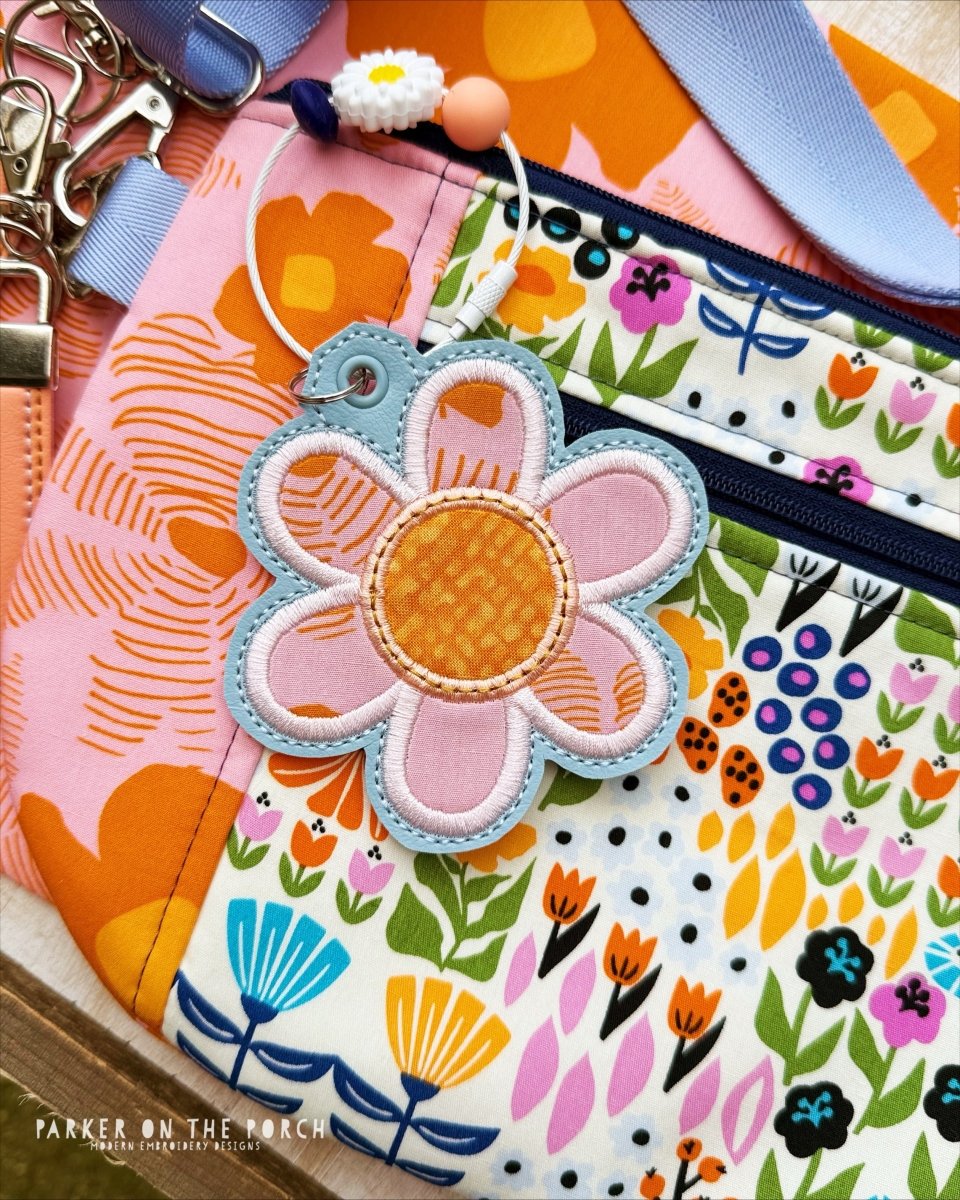 Applique Daisy Bag Tag – Digital Embroidery Pattern Download