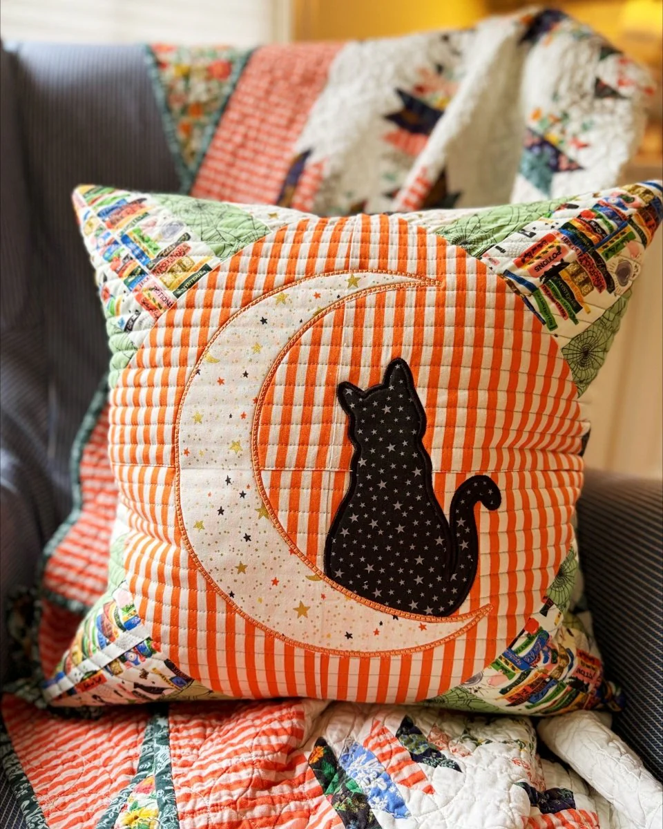 Cat in the Moon Applique - Digital Embroidery Pattern Download
