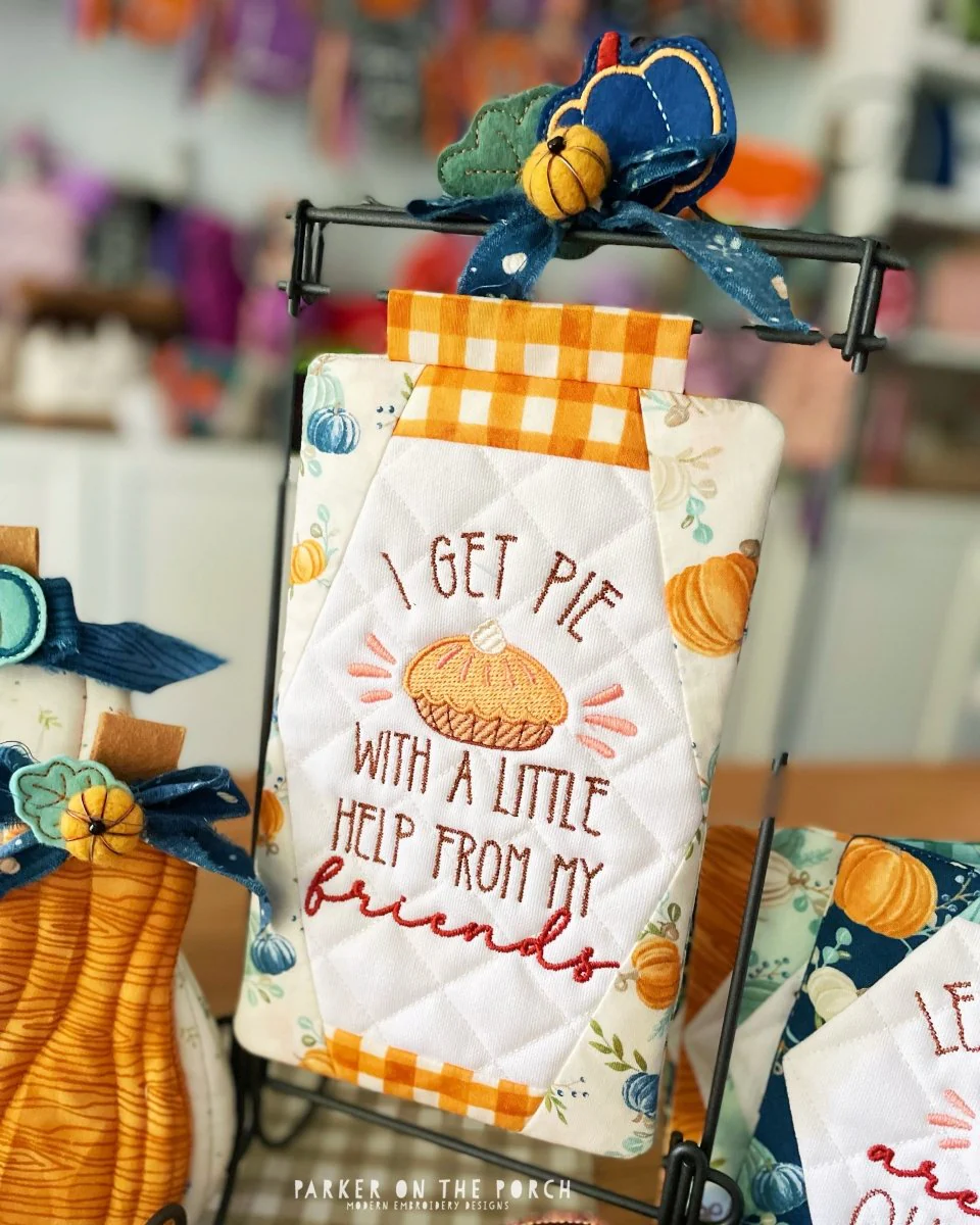 Digital Download - Friendsgiving Mini Quilt ( Single Stand )