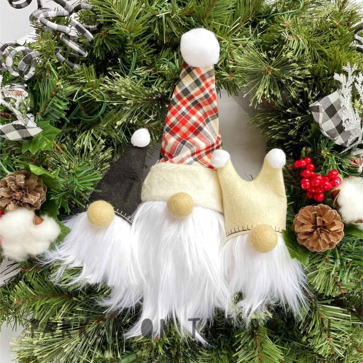 Digital Download- Gnome Wreath Stuffie
