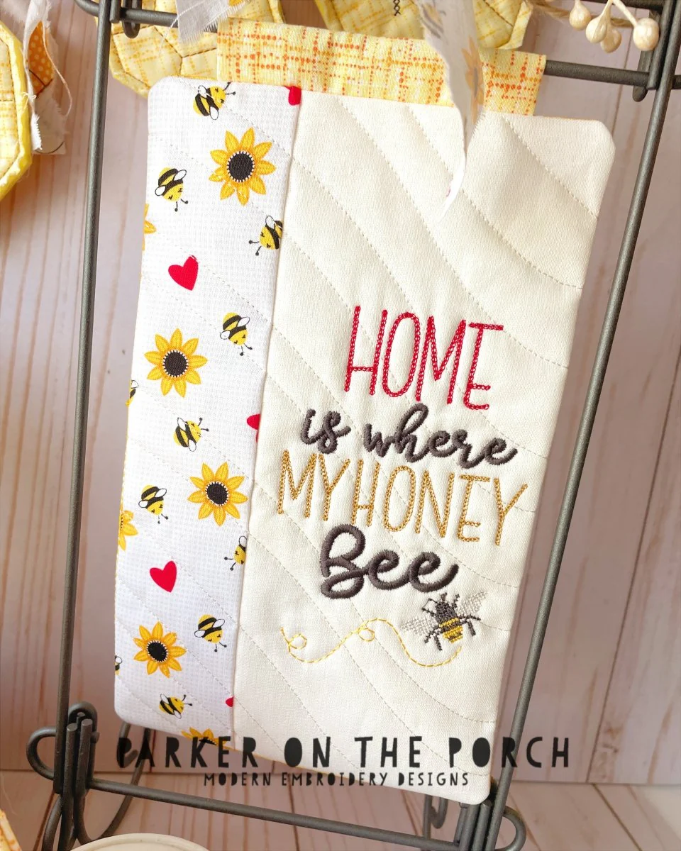 Digital Download - Let's Get Buzzed Collection- Mini Quilt ( Single Stand ) - Honey Bee Bundle