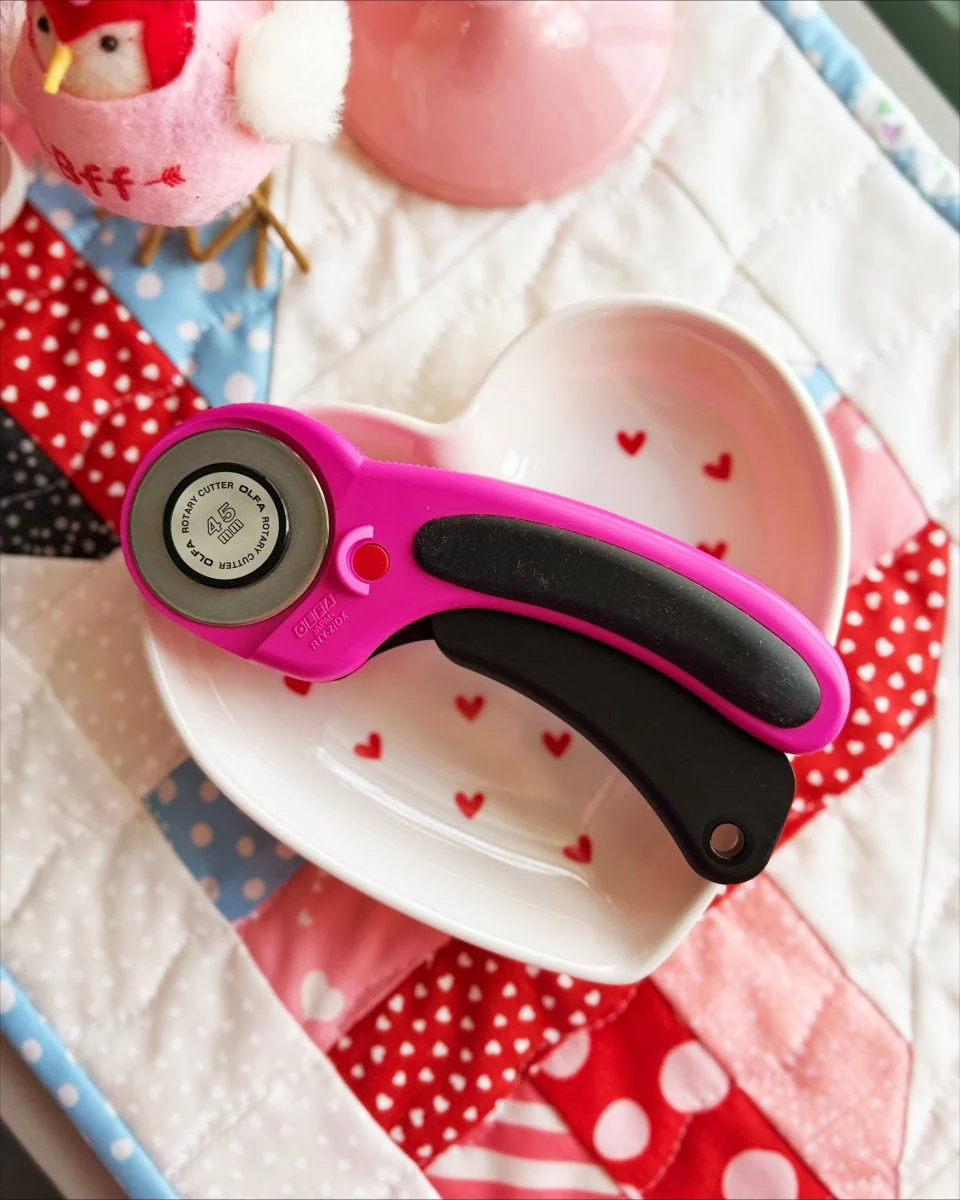 Pink OLFA 45mm Ergonomic Rotary Cutter RTY-2DX