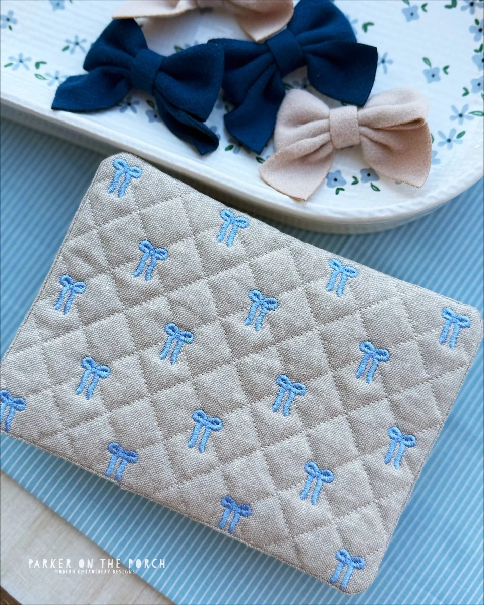 Quilted Bows Mug Rug– Digital Embroidery Pattern Download