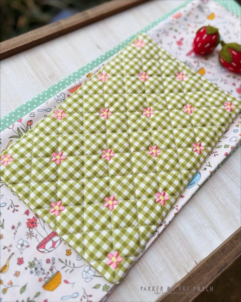 Quilted Daisy Placemats – Digital Embroidery Pattern Download