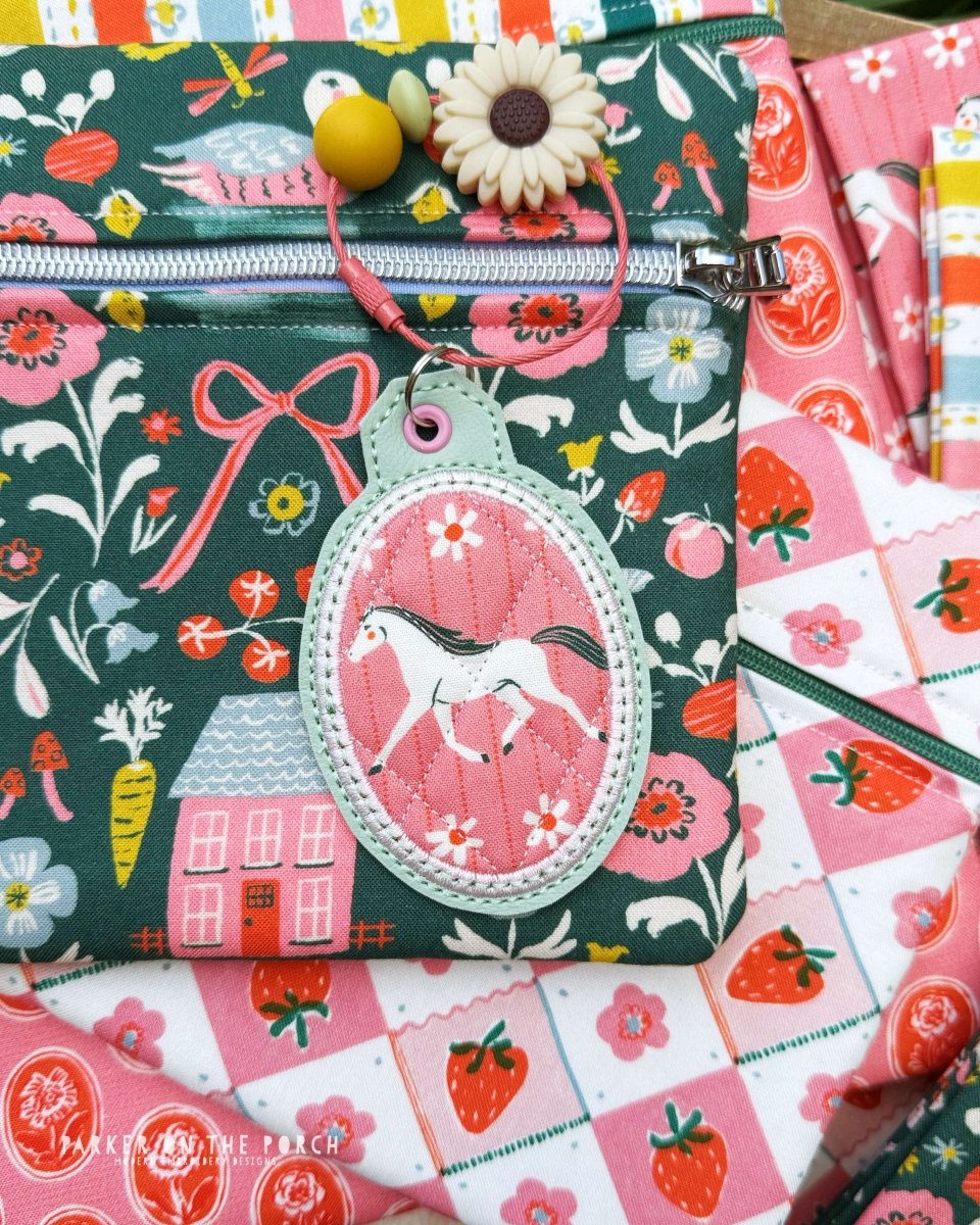 Quilted Applique Oval Bag Tag - Digital Embroidery Pattern Download